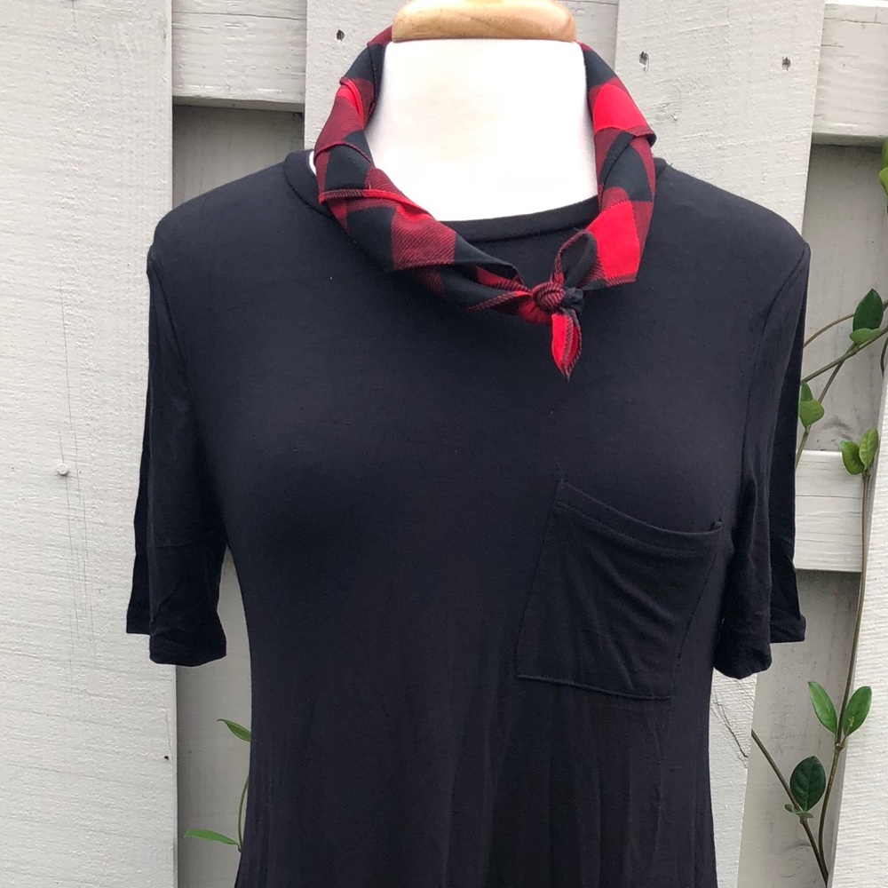 Women’s Buffalo Plaid Print Neck Scarf. - Picture 3 of 3